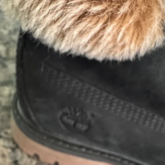 Timberland Black Boots with Tan Fur Trim EUC 10 toddler - Picture 2 of 12